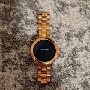 Luxurious Rose Gold Smartwatch with Touchscreen